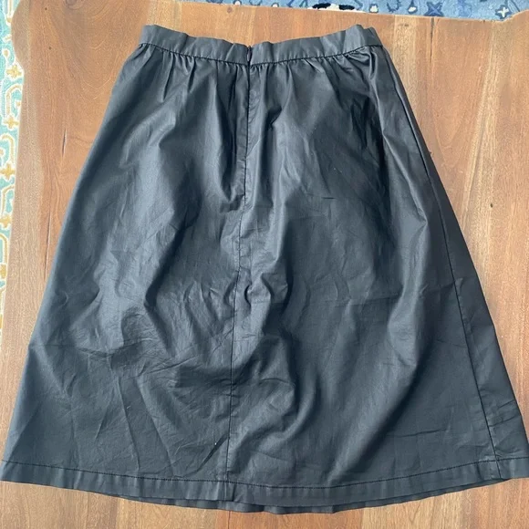 BCBGeneration Black skirt coated material size 6 - Picture 2 of 9